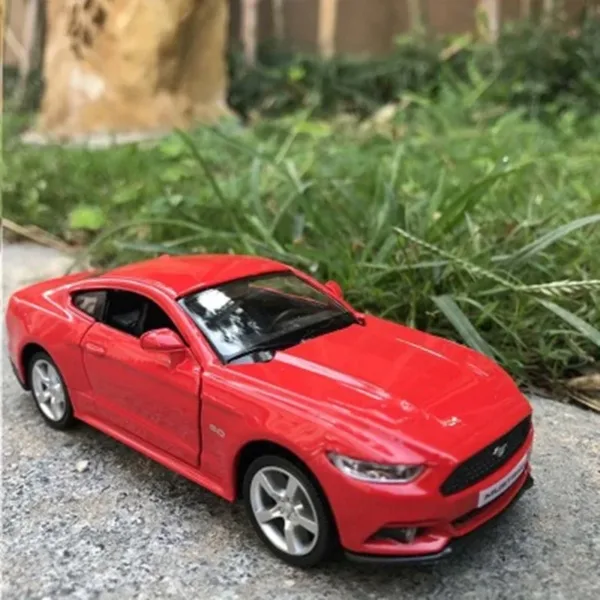 1:36 Ford Mustang GT Diecast Model Car - Image 10