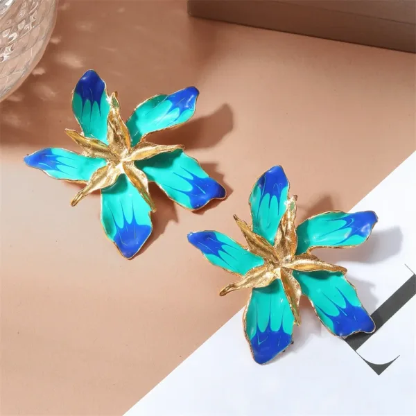 Vintage Gold Flower Statement Stud Earrings