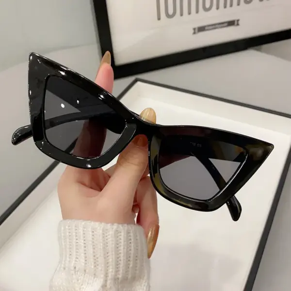 Trendy Cat Eye Vintage Sunglasses for Adults