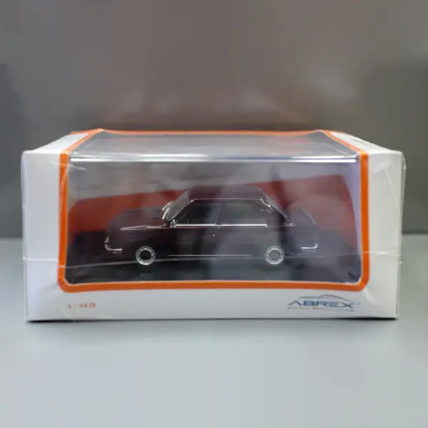 1:43 Scale Diecast Škoda 120L Model Car - Image 5