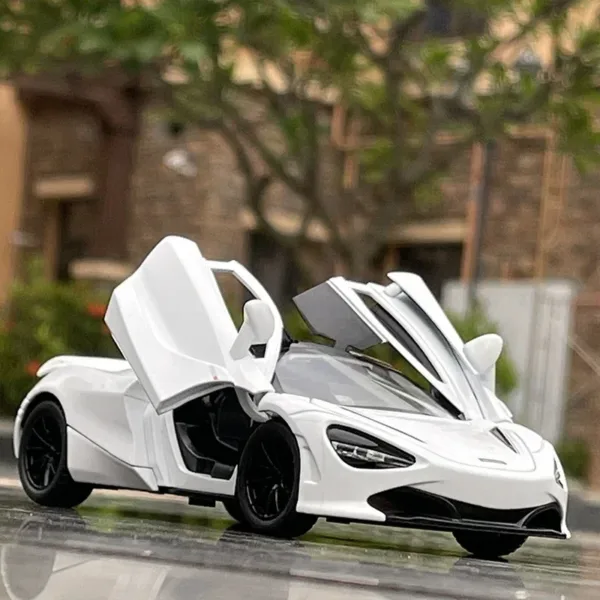 1:32 McLaren 720S Spider Diecast Model Car - Image 2