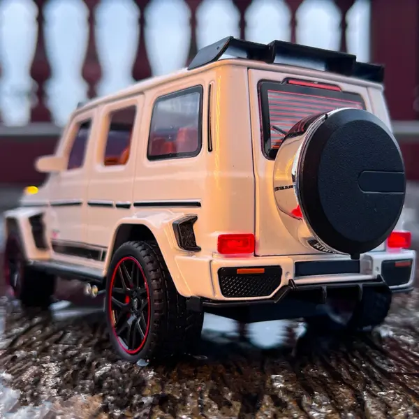 1/32 Scale G800 G65 SUV Metal Model Toy