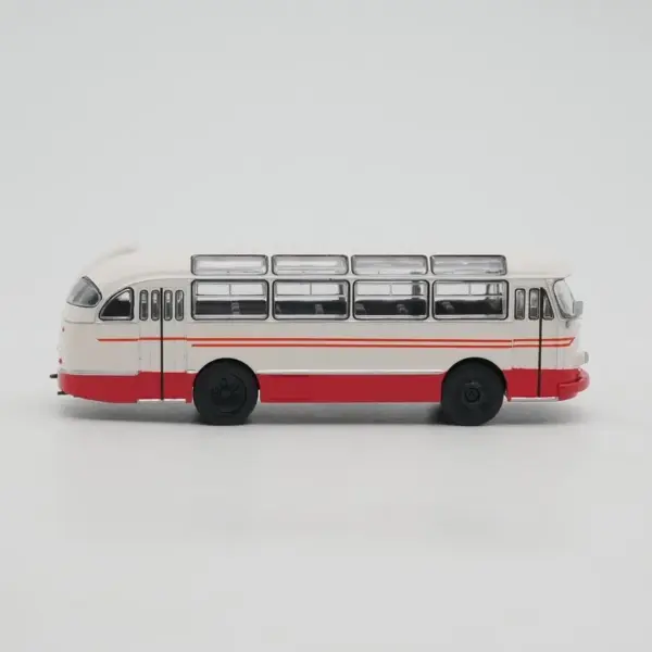 1:72 Scale LAZ 695E Soviet Bus Model Diecast - Image 4