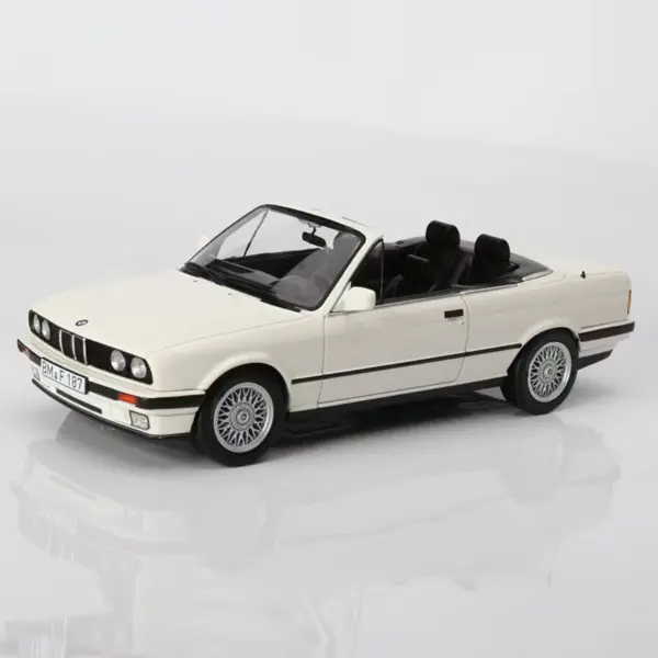 1:18 Scale BMW 325i 1991 Diecast Model Car