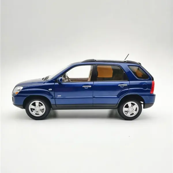 1:18 KIA Sportage SUV Diecast Model Car - Image 2