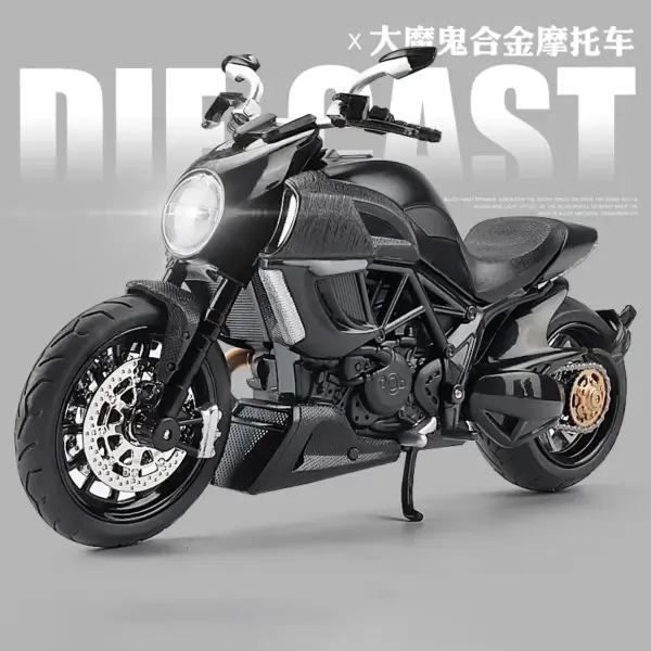 1:12 Ducati Diavel Carbon Red Model Motorcycle - Image 8