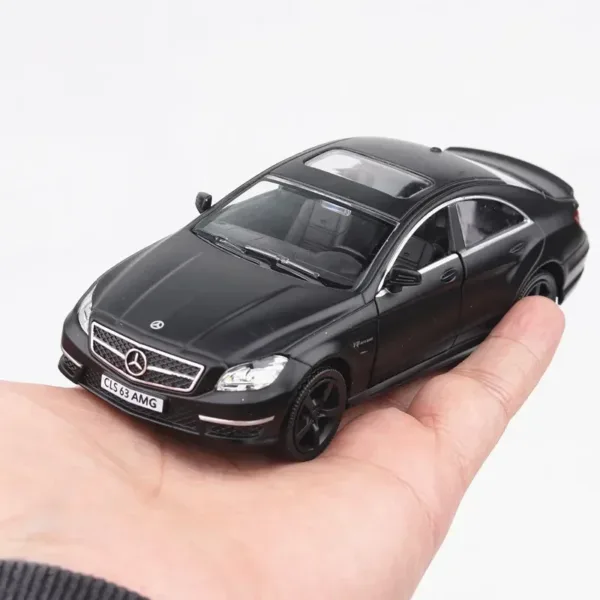 1:36 Mercedes Benz CLS 63 AMG Diecast Model - Image 6