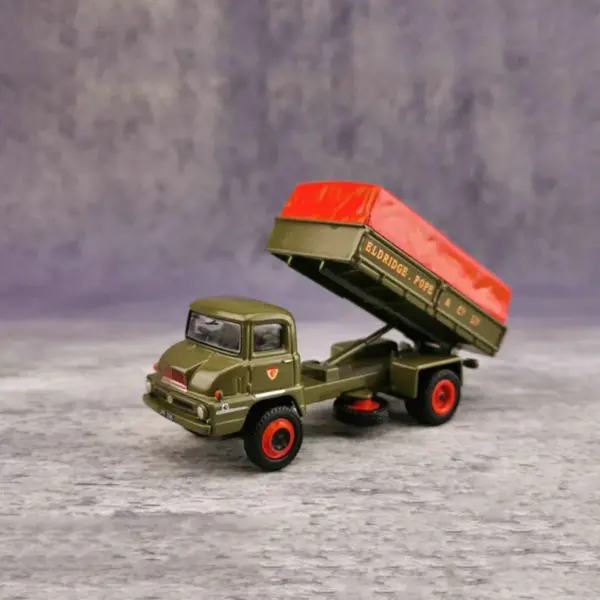 1:76 Scale British Dump Truck Diecast Model