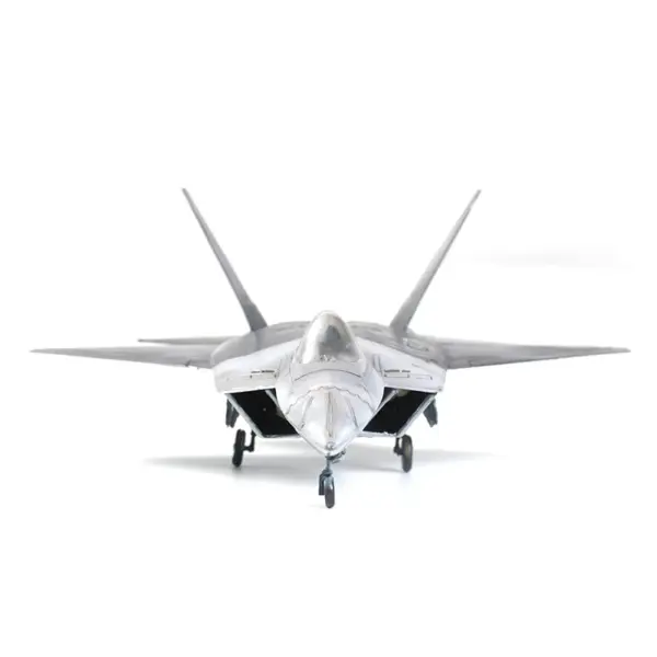 1/72 F-22 Raptor Plastic Model Assembly Kit - Image 5