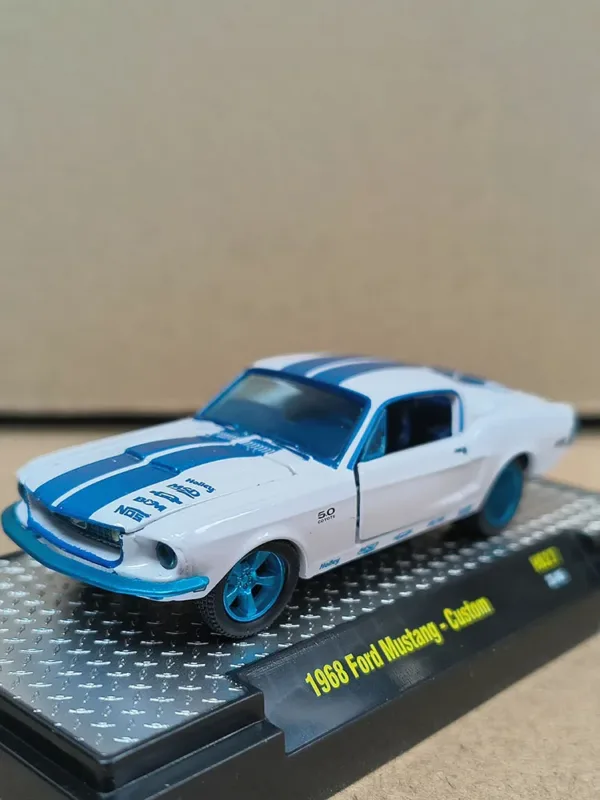 1968 Ford Mustang 1/64 Alloy Model Car - Image 7