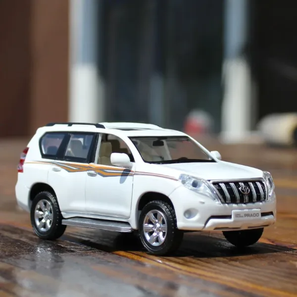 1/32 Toyota Land Cruiser Prado Diecast Model - Image 2