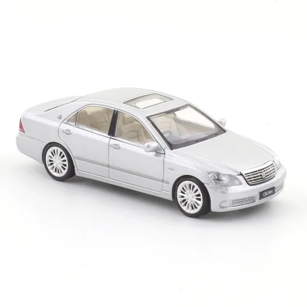 1/64 Scale Toyota Crown Diecast Model Car - Image 2