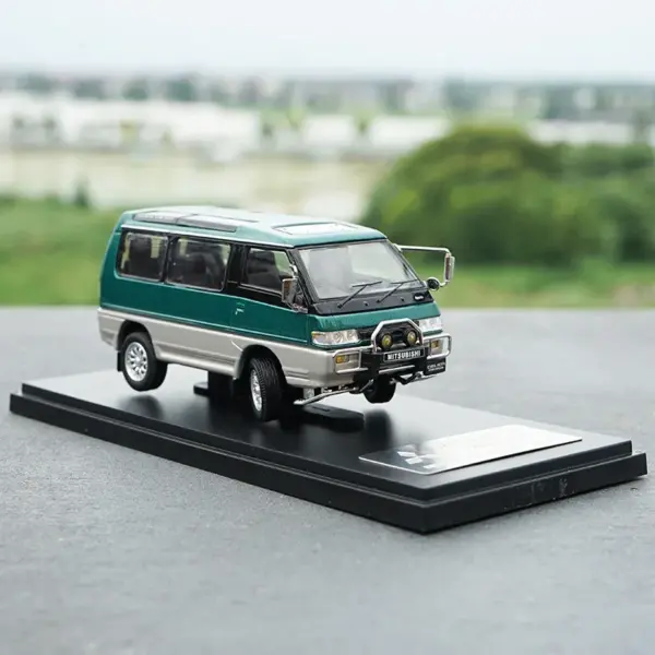 1:43 Scale Delica 4WD Diecast Model Car - Image 3