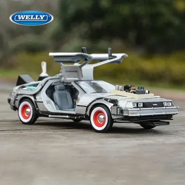 1:24 DMC-12 DeLorean Diecast Model Car - Image 10