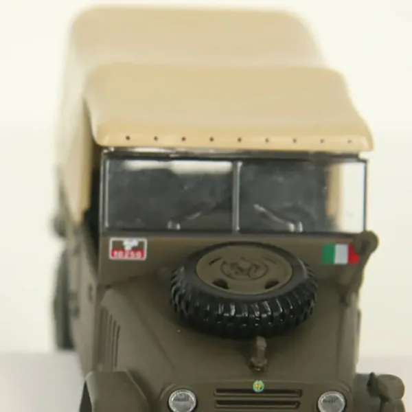 1/43 Scale Alfa Romeo Carabinieri Jeep Model - Image 5