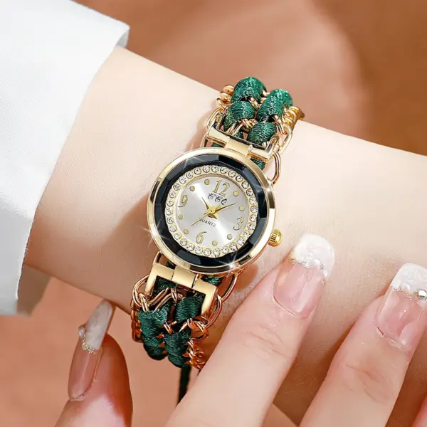 Women's Rhinestone Quartz Bracelet Watch - Image 8