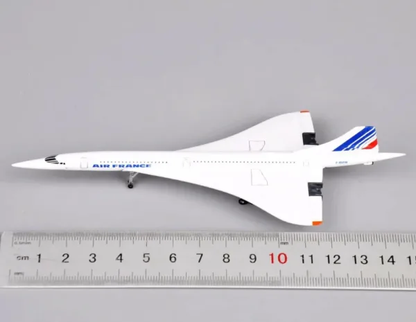 1:400 Scale Air France Concorde Diecast Model - Image 4