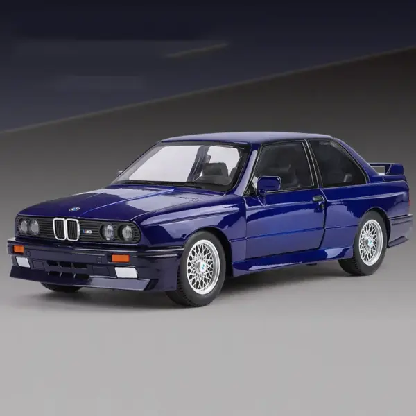 1:24 Alloy M3 Car Model with Light & Sound - Image 9