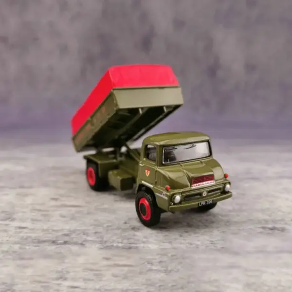 1:76 Scale British Dump Truck Diecast Model - Image 2