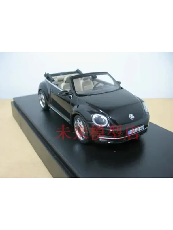 1:43 Scale Beetle Convertible Diecast Model Car - Image 8