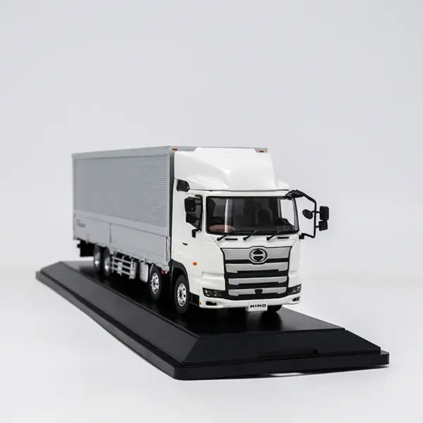 1:43 HINO Profia Diecast Truck Model - Image 3