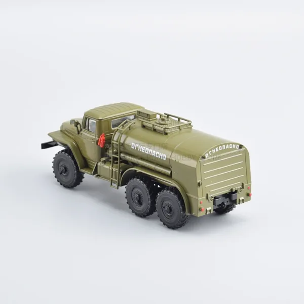 TZ-5-375 Tank Truck Diecast Scale Model - Image 3