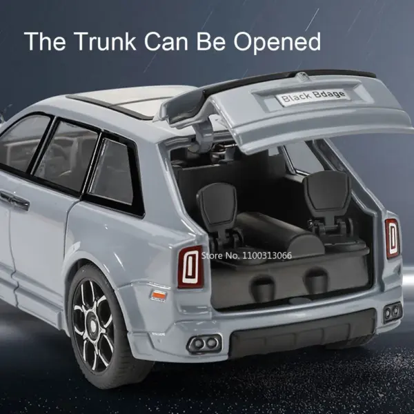 1:32 Rolls Royce Cullinan Alloy Model Car - Image 3