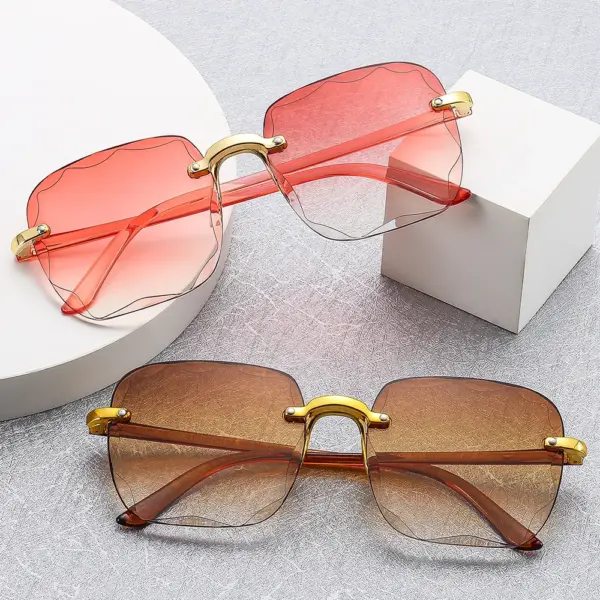 Rimless Women's Gradient Fashion Sunglasses - Image 4