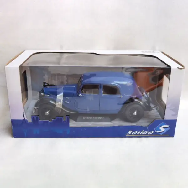 1:18 Scale Citroën Traction 1937 Diecast Model - Image 6