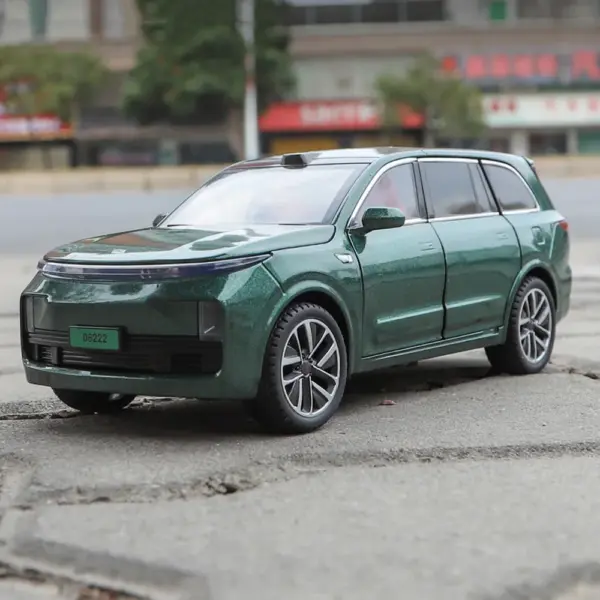 1/24 Scale Alloy Ideal L9 SUV Car Toy - Image 6