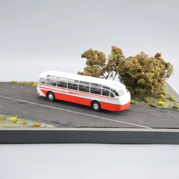 LAZ-699A Tourist Bus Model 1:43 Scale - Image 3