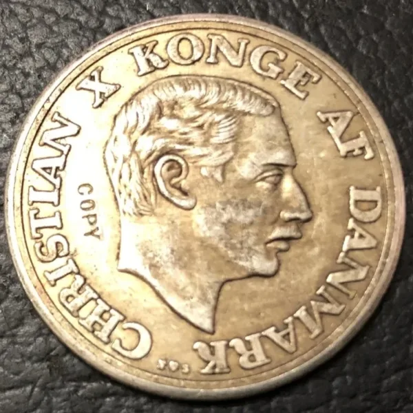 1945 Denmark 2 Kroner Coin Replica - Image 2