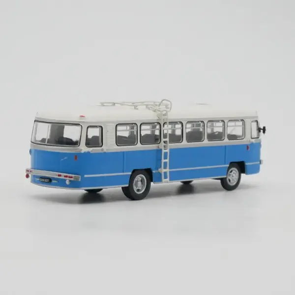 1:72 Scale Ist SAN H27 Polish Bus Model - Image 5