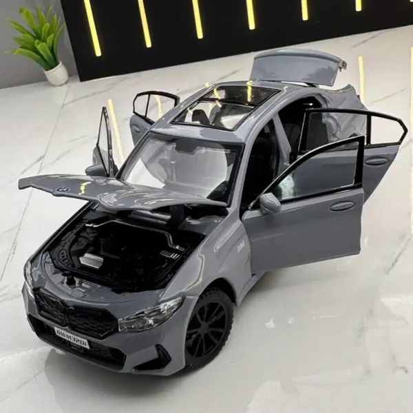 1/32 Scale Alloy Car Model with Sound and Light