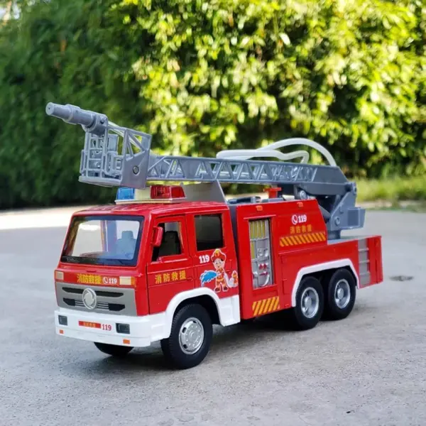 1:32 Diecast Fire Engine Toy with Sound