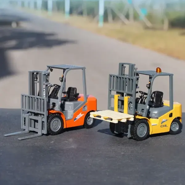 1:25 Diecast Metal CPCD30 Forklift Model