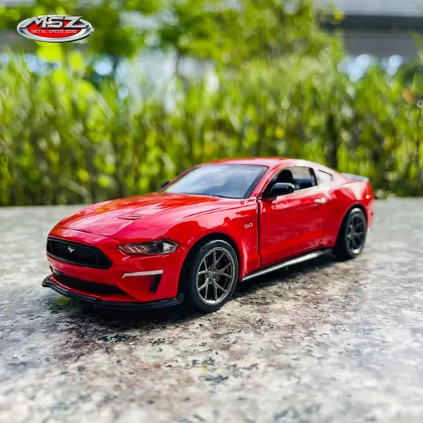 1:32 Ford Mustang GT Diecast Car Model - Image 2