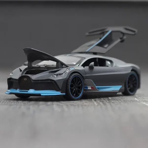 1/32 Scale Diecast Bugatti Divo Model Car - Image 5