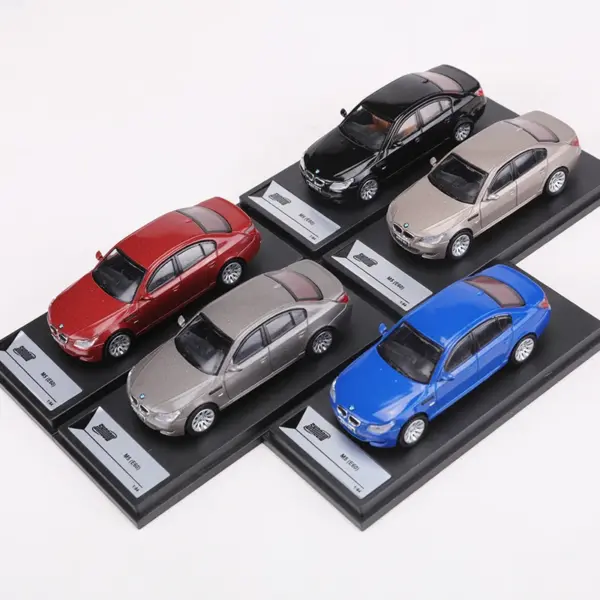 1:64 Scale Alloy M5 E60 Model Car - Image 3