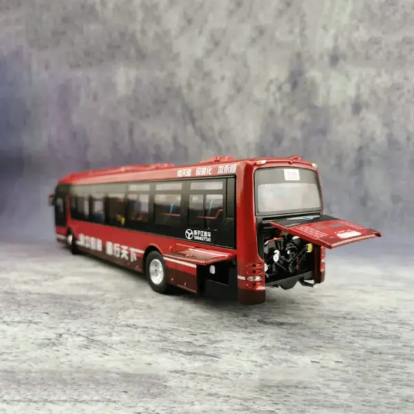 1:42 Scale WG6120BEVHM Alloy Bus Model - Image 4