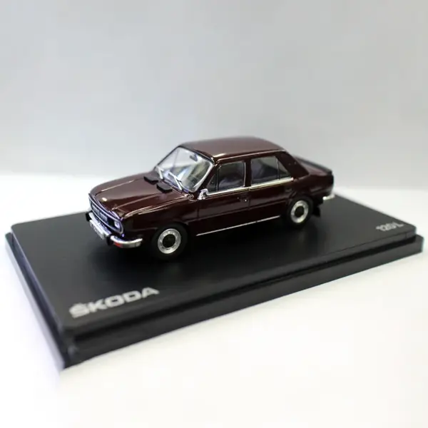 1:43 Scale Diecast Škoda 120L Model Car