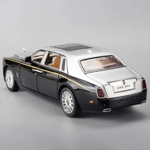 1:24 RR Phantom Diecast Car with Light & Sound - Image 2