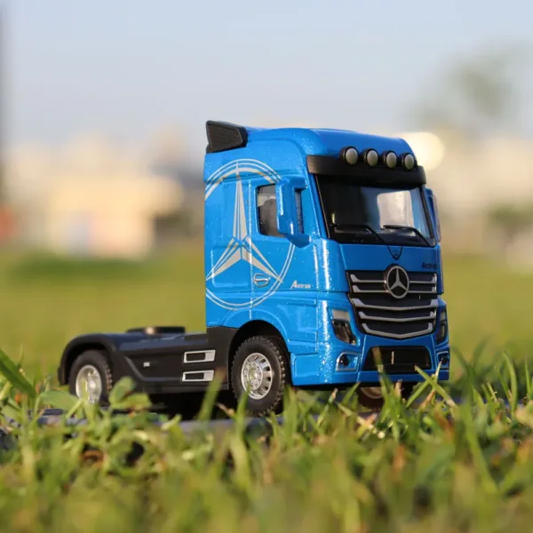 1/50 Diecast Alloy Transport Truck Toy Model - Image 9