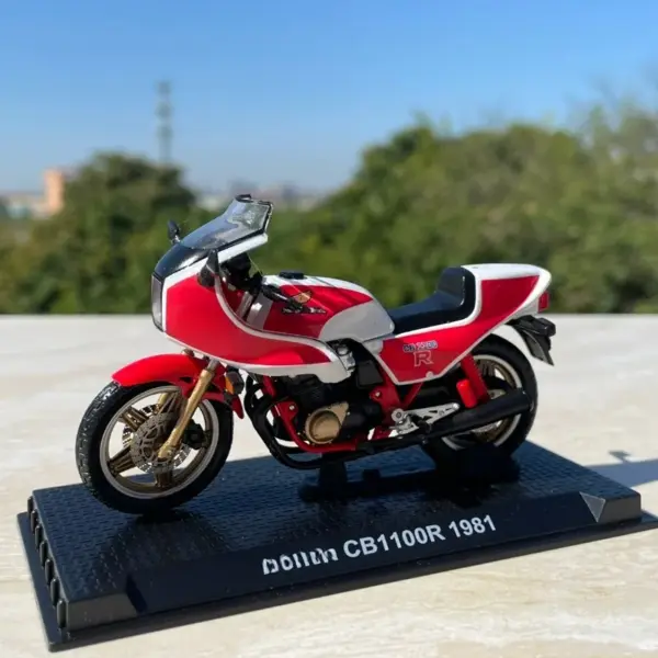 1:24 Diecast Honda CB1100R Motorcycle Model - Image 3