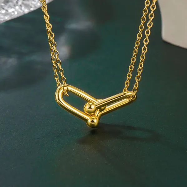 Double-ring Horseshoe Buckle Necklace