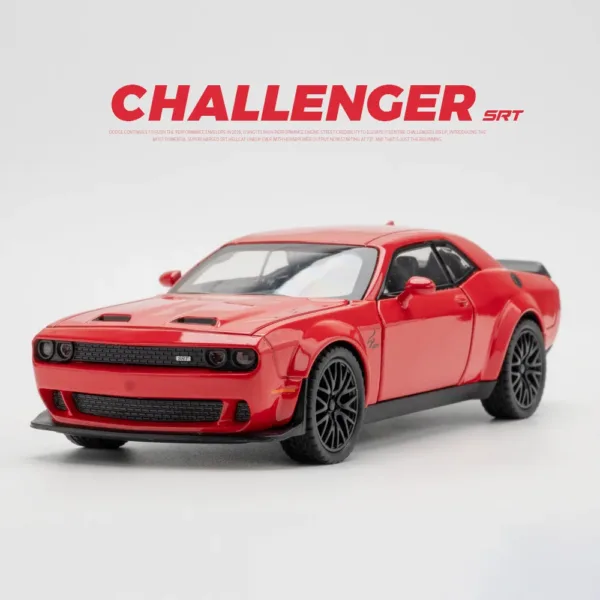 1:32 Scale Challenger Hellcat Diecast Toy Car - Image 9