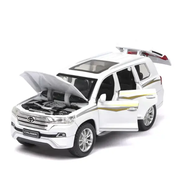 1:32 Diecast Land Cruiser 2019 Toy Model - Image 8