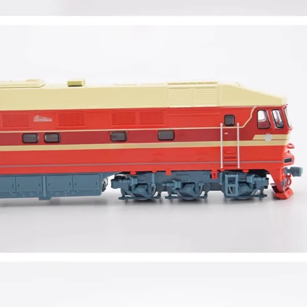 1:87 Soviet TEP70 Diesel Locomotive Model Train - Image 5