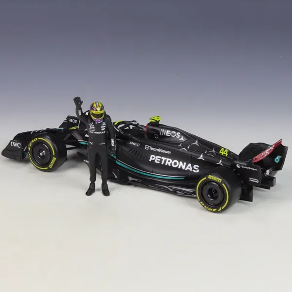 Bburago 1:24 Mercedes-Benz F1 Model Car 2023 - Image 3