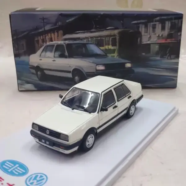 1:43 Scale Jetta Classic Diecast Model Car - Image 2